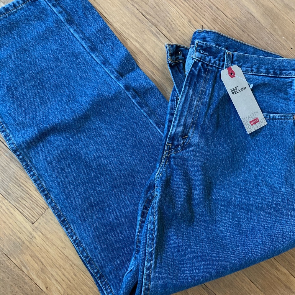 NWT 550 Relaxed 33W 30L Levi’s